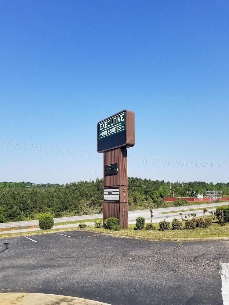 Days Inn By Wyndham Ozark Buitenkant foto