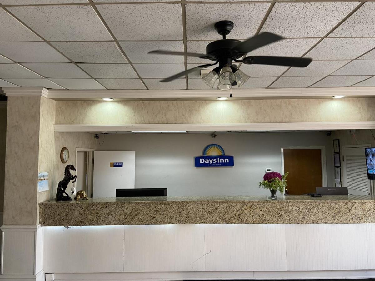 Days Inn By Wyndham Ozark Buitenkant foto