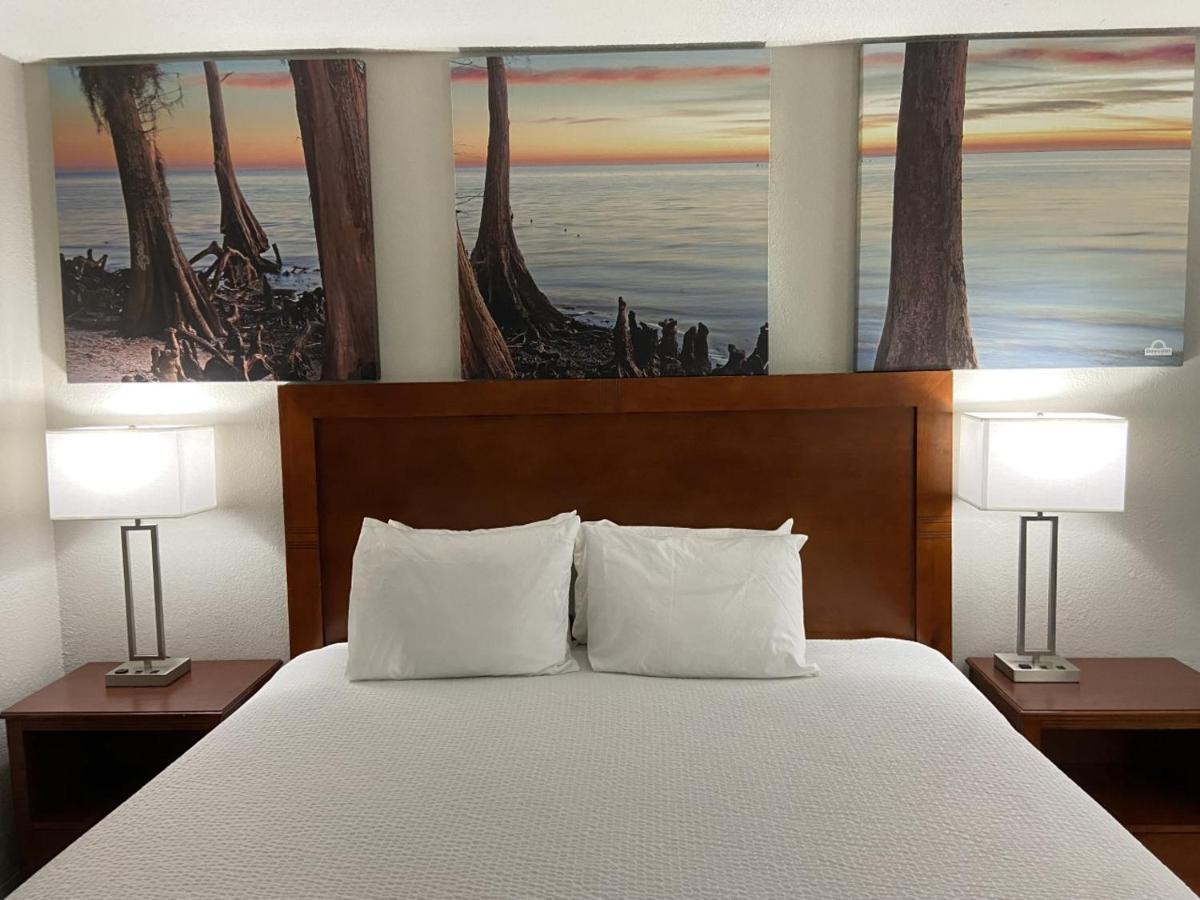 Days Inn By Wyndham Ozark Buitenkant foto