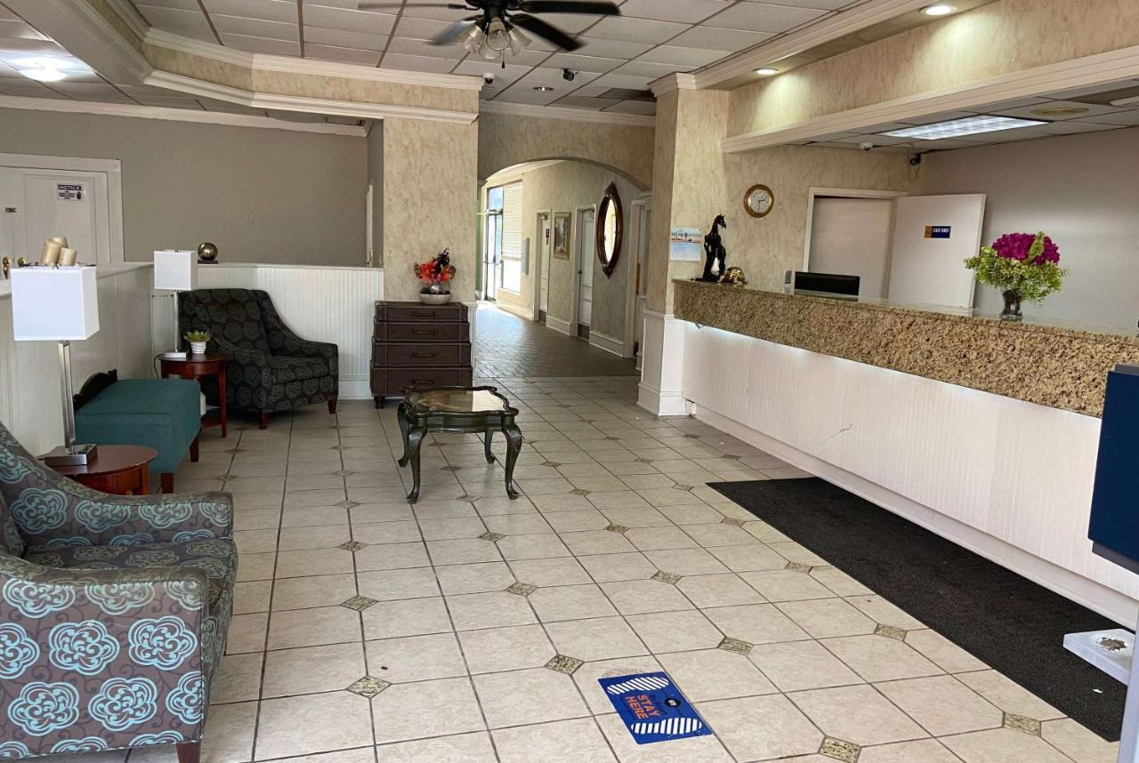 Days Inn By Wyndham Ozark Buitenkant foto