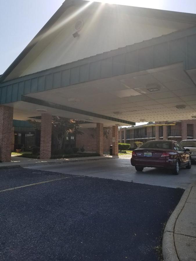 Days Inn By Wyndham Ozark Buitenkant foto